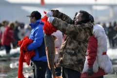 吉林查干湖第十八届冬捕节 “头鱼”拍出史上最贵价格2966666元
