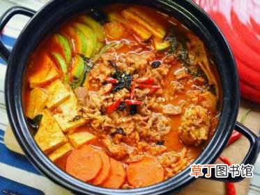 韩国旅游必吃美食 参鸡汤是韩国一道著名的代表性美食