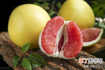 红柚子的功效与禁忌，红柚子和白柚子有啥区别