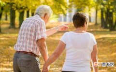 老年人发生婚外恋的危害 预防老年人出轨的方法