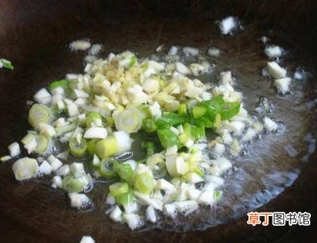 白菜炖豆腐，冬日里的家常菜！