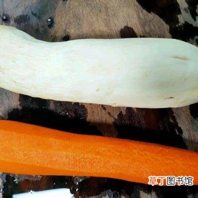 鸡腿菇的功效与作用，减肥也能吃鸡腿菇炒胡萝卜
