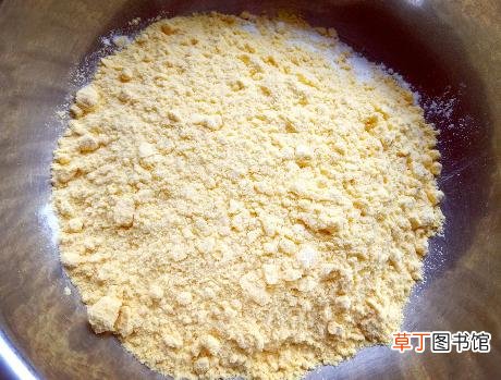 黄金玉米酥，在家用微波炉就可以制作，又香又脆真可口！
