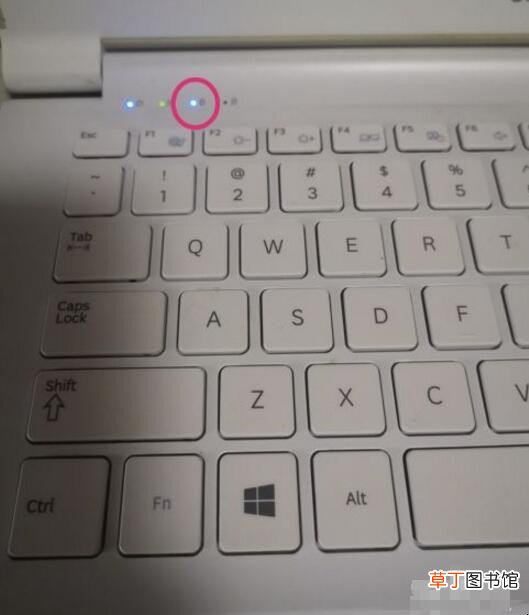 键盘第三个灯怎么关