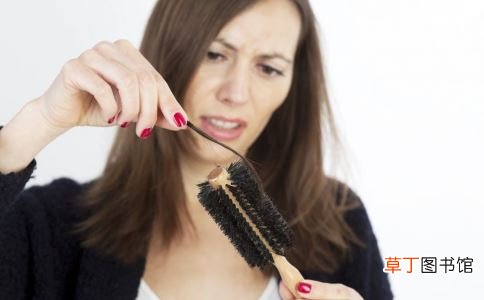 秋季掉发是很多女人的痛 赶紧护发才是首要的