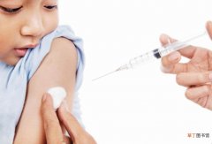 一岁半打完疫苗后发烧怎么回事