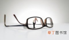 眼镜镜片什么材质最好 常用眼镜片材质的优缺点