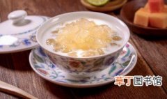 桃胶跟皂角米做法 桃胶燕窝皂角米的做法