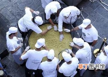 falafel 世界上最大的三明治重达74.75公斤由约旦厨师合力完成