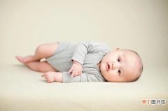 二个月宝宝突然不睡觉 2个月的婴儿不睡觉什么原因