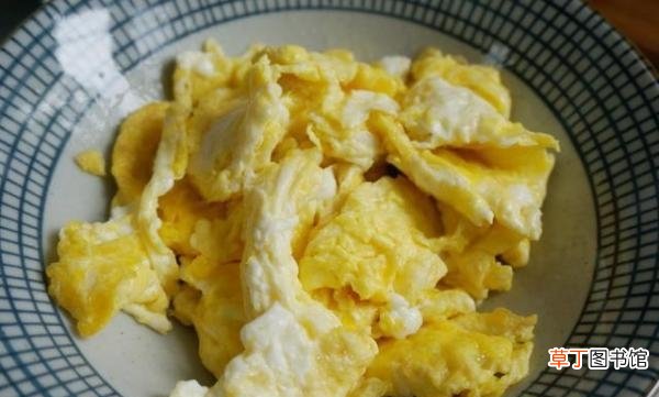 黑木耳莴笋炒鸡蛋做法图解 莴笋黑木耳炒蛋怎么做好吃