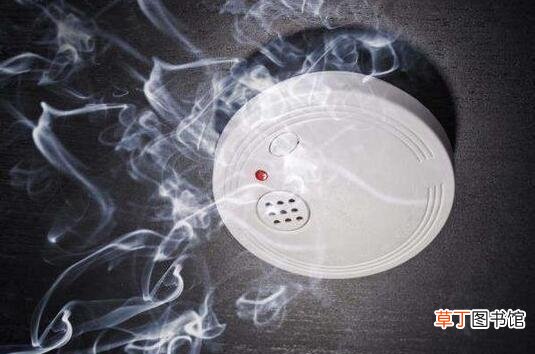 闪红灯最危险的3种情况 房间里烟雾报警器会闪红灯吗