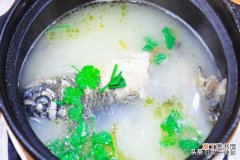 鱼汤炖白的小窍门和步骤 怎么把鱼炖出白色的鱼汤