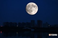 描写明月的诗 关于月亮的古诗句有哪些？