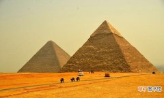 关于埃及金字塔的详细介绍 埃及金字塔的建造者是谁