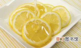 柠干檬水的正确冲泡方法，柠檬干可以用开水冲泡吗