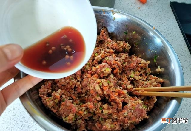 牛肉香菇饺子具体做法图解 牛肉香菇饺子馅的做法窍门