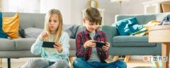 10岁孩子玩手机上瘾怎么办_10岁孩子玩手机上瘾如何是好