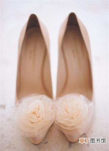 结婚的新娘穿什么鞋子 结婚新娘穿什么鞋