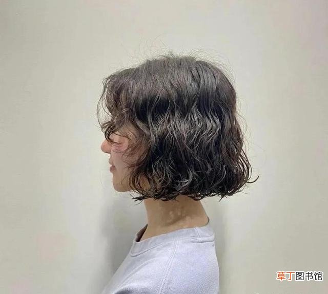 新年新发型显脸小巨减龄的短发造型 2022短发烫发发型图片