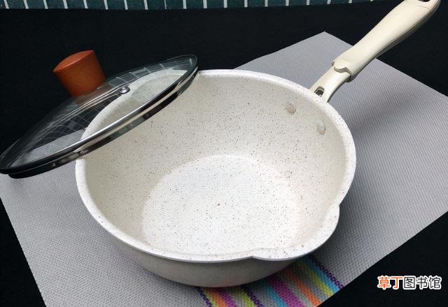教你区分不同铁锅学会后开锅更好用 铸铁锅和生铁锅的区别