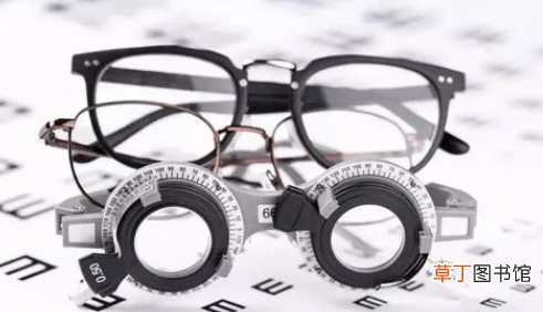 网上配眼镜度数涨了怎么换镜片 眼镜度数涨多少就应该重新配
