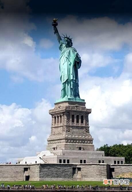 介绍美国文化的五大象征之一 女神像是哪个国家