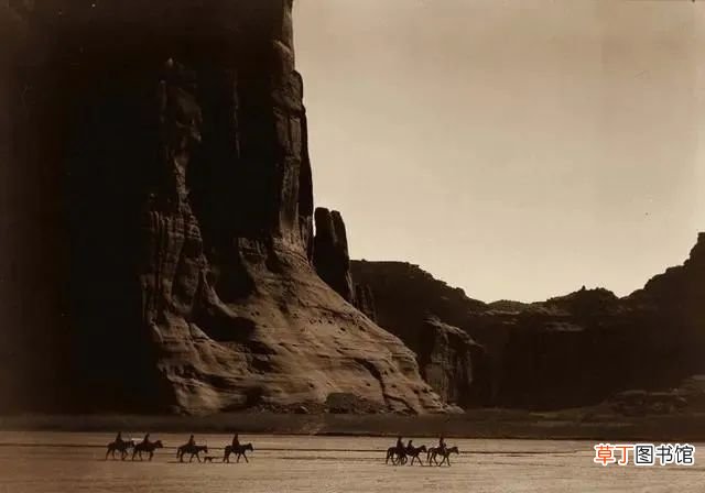 1900年代：印第安人险被赶尽杀绝，一个美国人用相机拍下珍贵照片