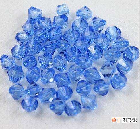 蓝水晶的功效与作用 戴蓝水晶有什么含义