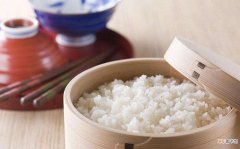 怎么用普通锅蒸米饭 普通锅蒸米饭需要多长时间