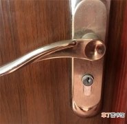 门锁住了没有钥匙怎么打开