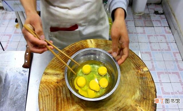 香椿炒鸡蛋的做法教程 香椿炒什么好吃又简单