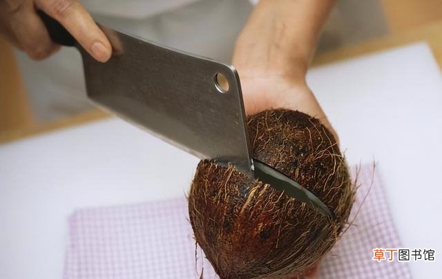 吃椰子的注意事项及做法 椰肉的功效与作用禁忌是什么
