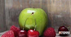 详解桃子的健康吃法 桃子可以不削皮直接吃吗