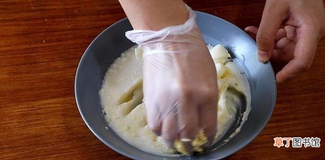 冰皮月饼的详细做法 冰皮月饼怎么做简单又好吃
