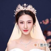 2022新娘婚纱头饰 新娘礼服发型图片