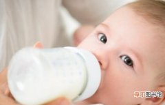 宝宝奶粉量及冲泡技巧 新生儿奶粉喂养量标准