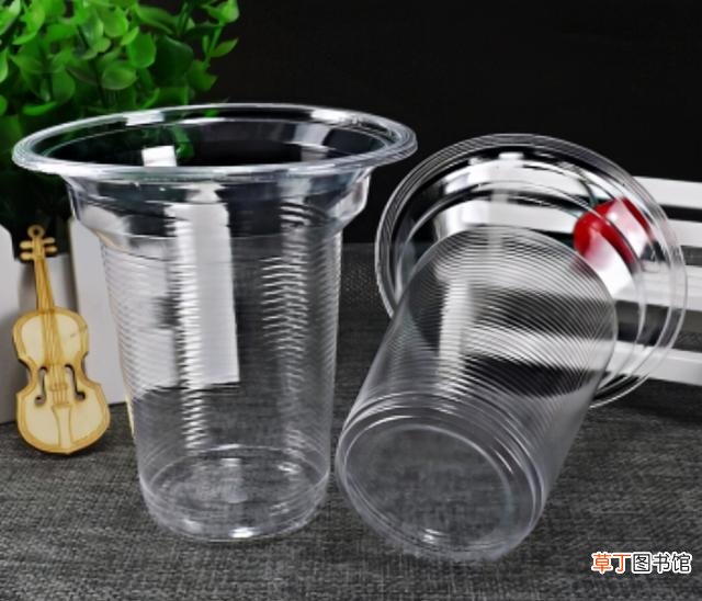pc塑料水杯有毒吗 塑料杯装酒真的安全吗
