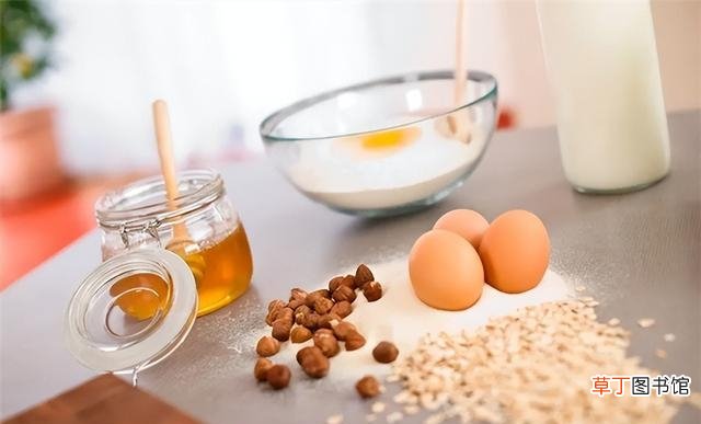 蜂蜜加鸡蛋清敷脸的效果 鸡蛋蜂蜜面膜的做法及功效与作用