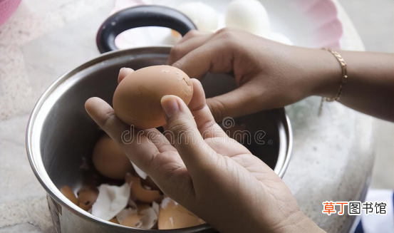 煮鸡蛋的2点技巧 鸡蛋是冷水煮还是热水