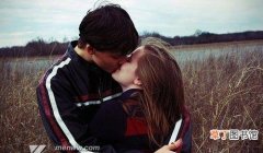 男人接吻性冲动的表现 男生亲着亲着就会起反应吗