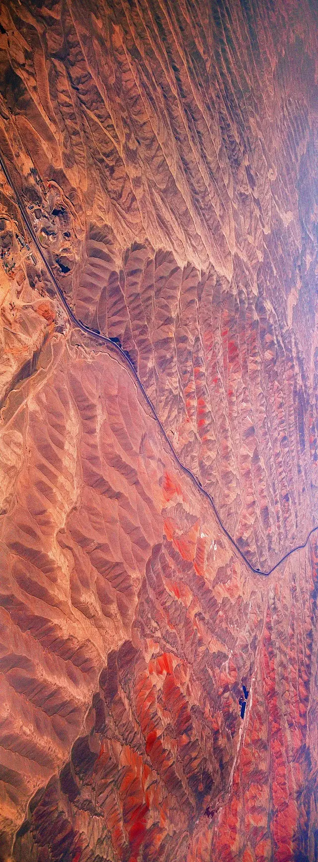 吐鲁番盆地的中国之最 吐鲁番盆地特点是什么