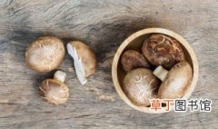 3种方法来判断蘑菇是否变质 3个常用方法判断香菇是否变质