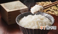 米饭放多少水手指 怎么用手指测量做米饭的水