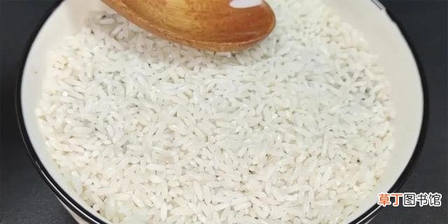 家常红糖糯米饭做法图解 怎样蒸糯米饭又干又软呢