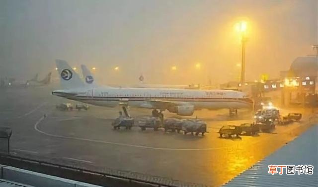 大雨就是飞机飞行的克星 下雨会不会取消航班呢