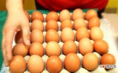 辨别人造蛋的5大绝招 买鸡蛋怎样识别人造鸡蛋真假