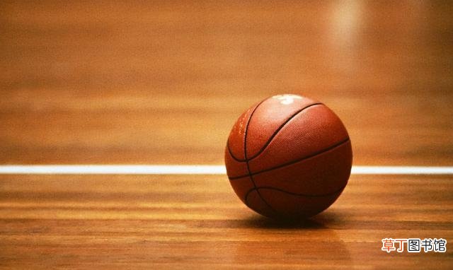 关于篮球的一些常识问题 篮球场的标准尺寸是多大