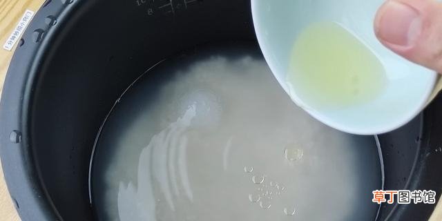 蒸米饭的常用秘方 米饭水怎么用手指量米饭的水