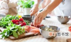 蜜汁鸡丁吐司饺怎么做 西式美味蜜汁鸡丁吐司饺做法介绍
